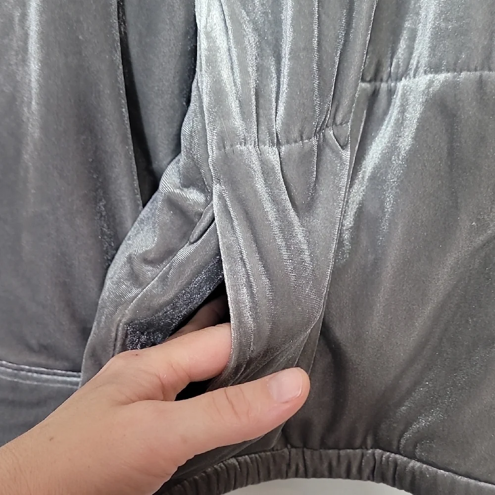 Vintage Liz Claiborne Women Velvet Coat Size L Snap Button Pockets Hood Gray